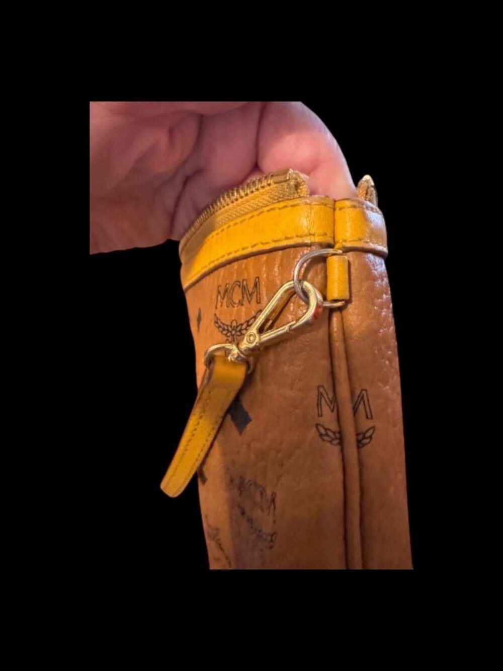 MCM Medium Liz Reversible Shopper | Cognac + Yellow - Picture 14 of 15